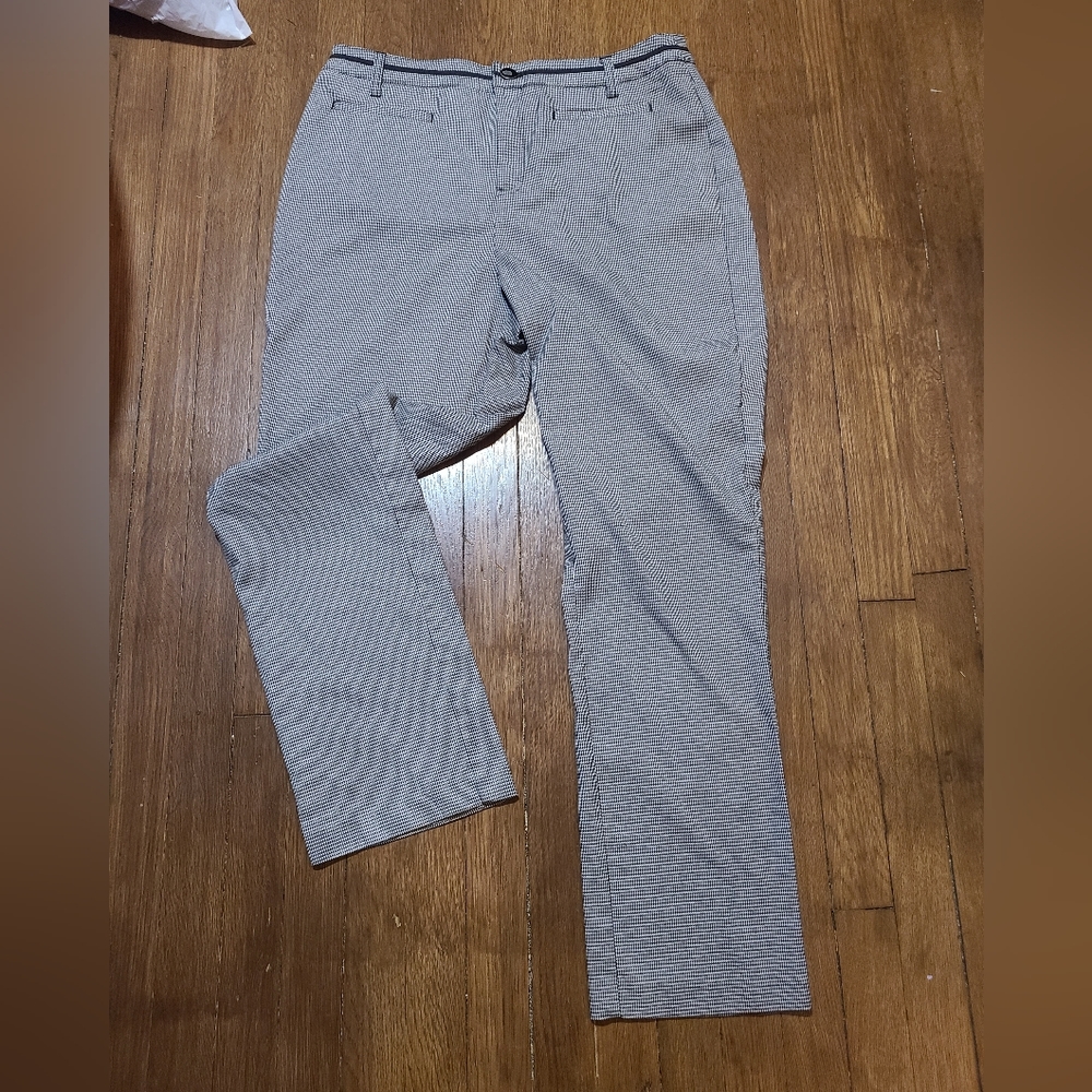 Christopher & Banks Sz 12 Herringbone pattern Dress pants. Straight leg trouser.